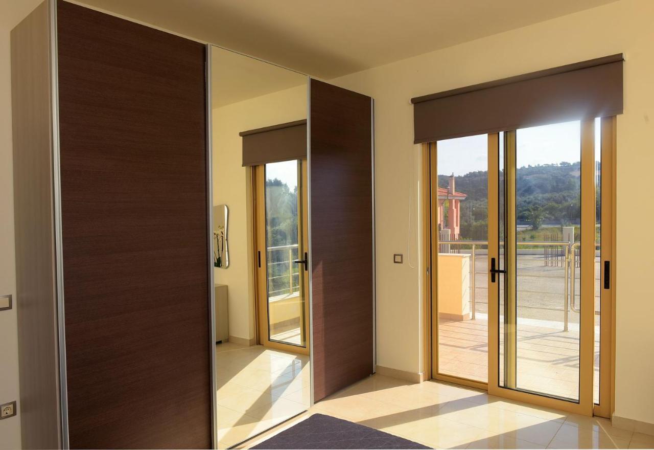 Stelia Luxury Apartments Kalavarda Exterior photo